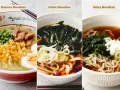 Trzy miski z japońskim makaronem: ramen z jajkiem i kukurydzą, udon z wodorostami wakame i cebulką, soba z wodorostami i szczypiorkiem.