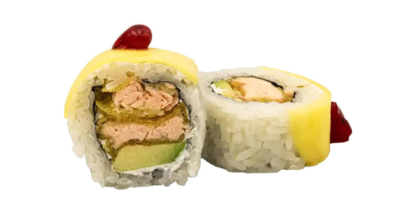 Dwa kawałki sushi z łososiem, awokado i żółtym serem, ozdobione czerwoną kropką. Jeden kawałek sushi mango jest przekrojony, ukazując wnętrze.