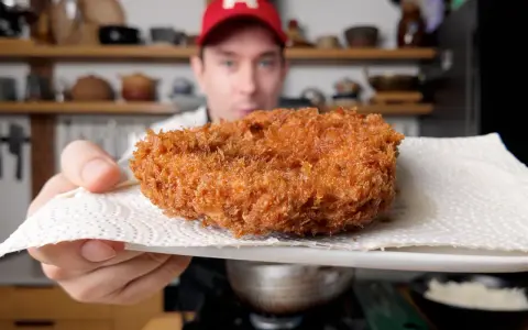 Chrupiące tonkatsu, idealne do domowego obiadu. Ten przepis jest prosty i szybki!