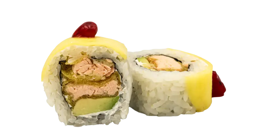 Dwa kawałki sushi z łososiem, awokado i żółtym serem, ozdobione czerwoną kropką. Jeden kawałek sushi mango jest przekrojony, ukazując wnętrze.